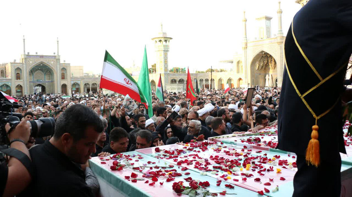 پیکرهای مطهر چهار شهید تجاوز رژیم صهیونیستی در قم تشییع می‌شود