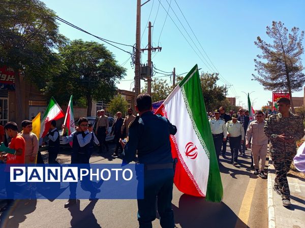 قدمی هم‌سنگر ایمان؛ از مدرسه تا صف نماز جمعه