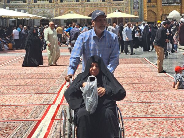 روز دحوالارض در حرم امام مهربانی‌ها