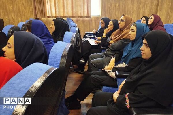  توانمندسازی مربیان کودکستان شهر قدس و رباط کریم 