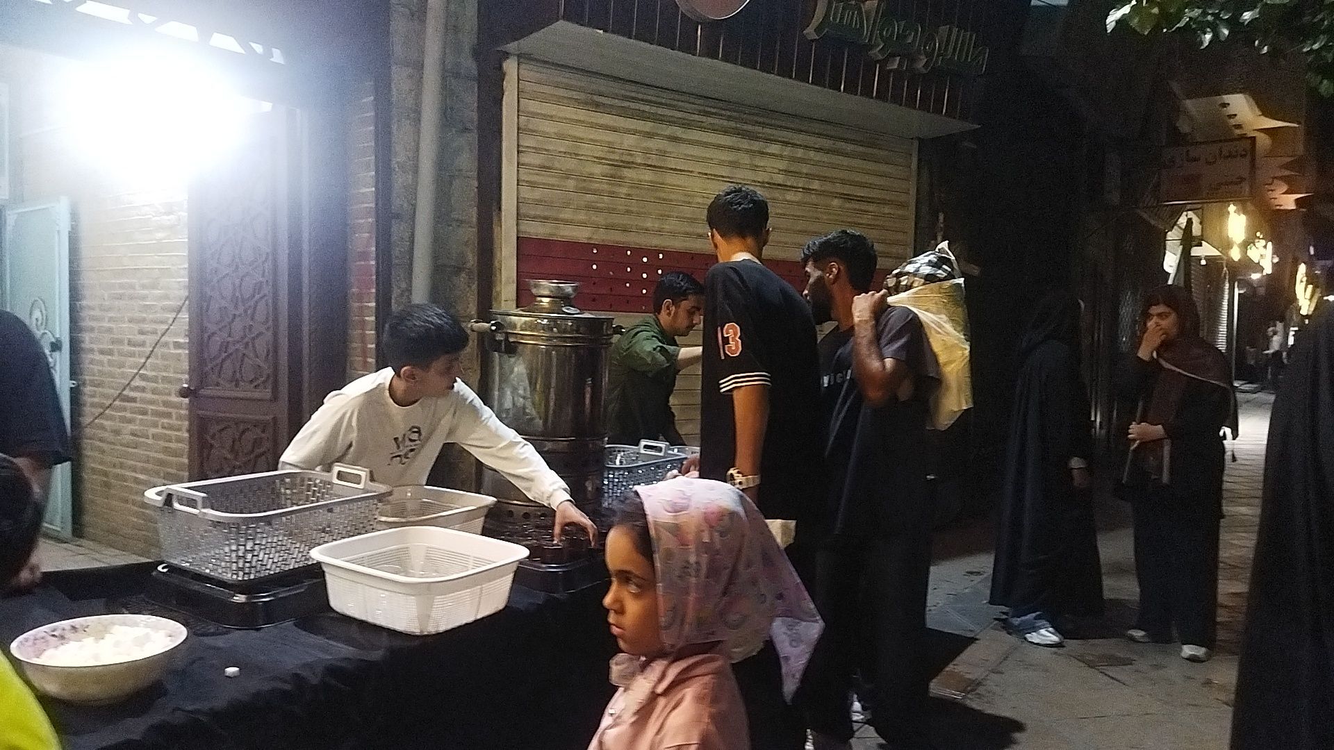 چایخانه حوزه علمیه گلشن در صدمین شب از اجتماعات 