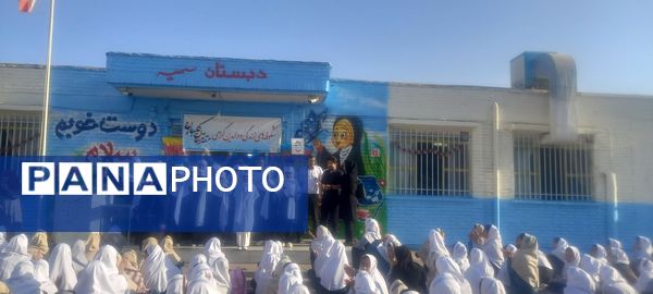 تجلیل  از پرستاران در دبستان سمیه 