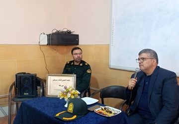 جلسه اولیا و مربیان با حضور مسئولین شهرستان قرچک در دبیرستان شهدای محراب 