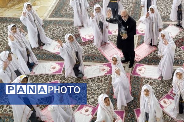 جشن تکلیف  دانش‌آموزان دبستان شهدای همت‌آباد در مشهد