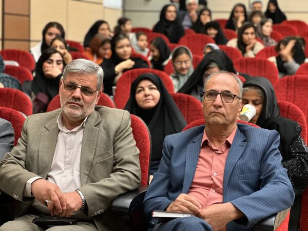  رونمایی از چهار کتاب در شب شعر خلیل‌آباد
