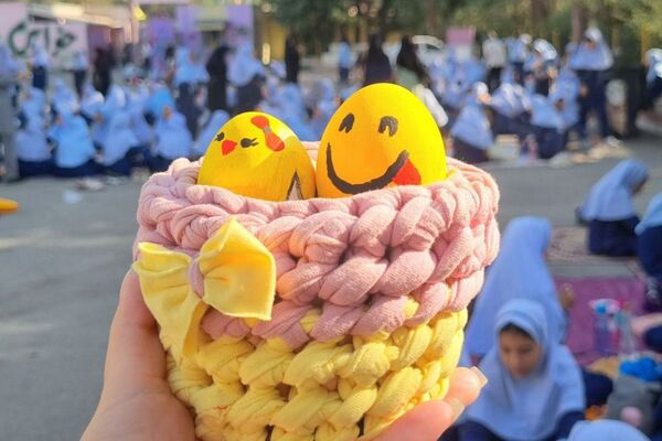 برگزاری جشن تخم‌مرغ‌های رنگی در دبستان قدر بهارستان دو