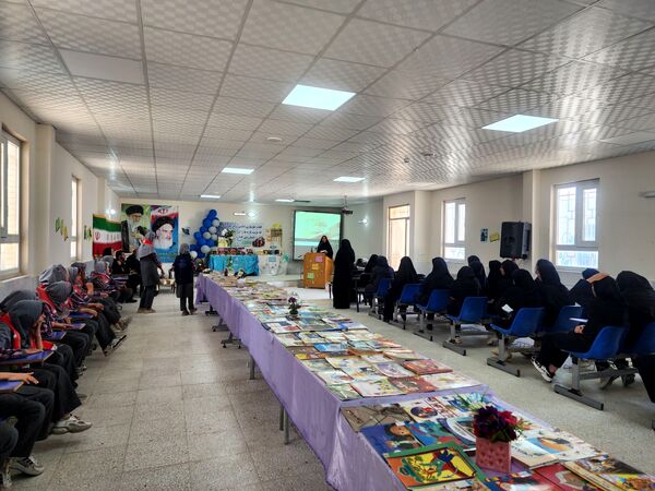 افتتاح نمایشگاه کتاب در کانون‌های فرهنگی‌تربیتی نوخندان
