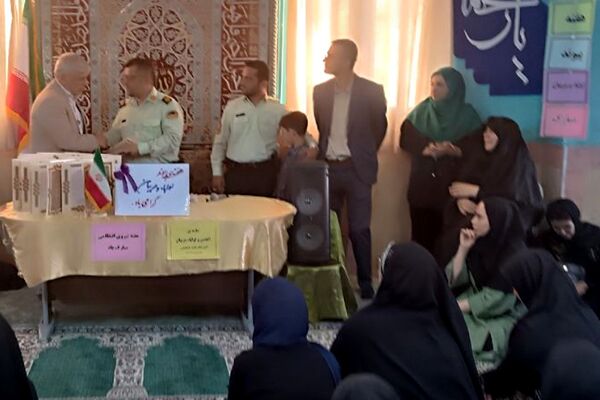  گرامیداشت هفته فراجا و برگزاری انجمن اولیا و مربیان در دبستان علامه طباطبایی