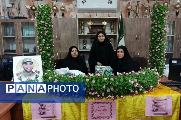 حضور مادر شهید امیرحسین گشانی و قدردانی از معلمان