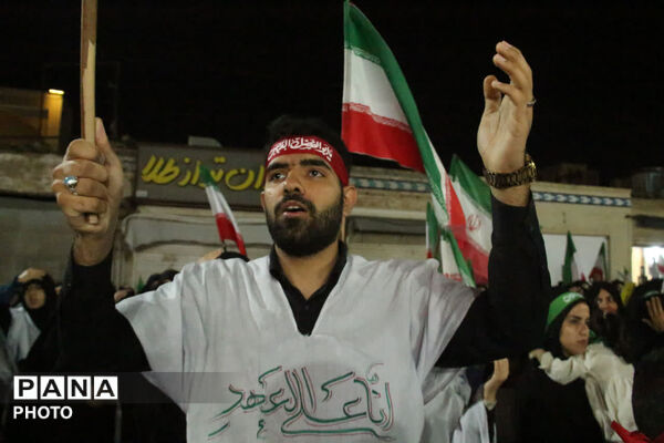 دسته کفن پوشان یزدی در سوگ رهبر انقلاب