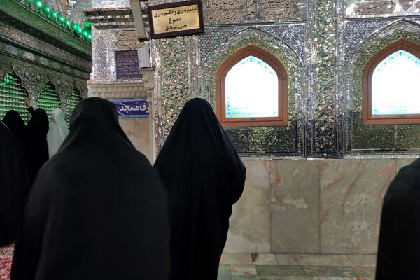 زیارت حرم مطهر شاهچراغ (ع) و ادای احترام به شهیده معصومه کرباسی