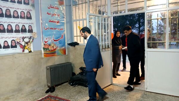 برگزاری محافل انس با قرآن و مراسم افطاری در مدارس شهرستان ملارد 