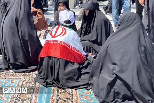 مشهد در سوگ؛ بدرقه باشکوه رهبر شهید انقلاب در جوار بارگاه رضوی