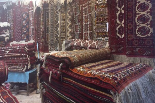 بازدید از بازار قدیمی فرش مشهد به‌مناسبت روز ملی فرش