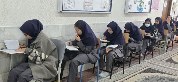 برگزاری مرحله اول آزمون جامع در دبیرستان رضوان