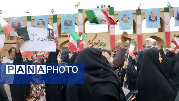 سازمان دانش‌آموزی و پانا استان یزد همه پای کار در ۲۲ بهمن