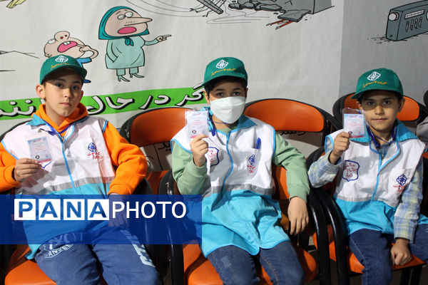 رقابت گروه‌های منتخب مدارس پسرانه استان قم در نخستین جشنواره سفیران سلامت 