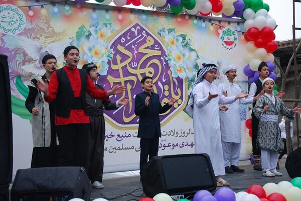 جشن خیابانی نیمه شعبان در شهر قیامدشت 