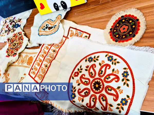 رویداد کارآفرینی دانش‌آموزان عنبرآباد در دهه فجر