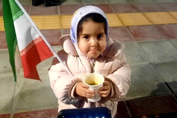 تشییع باشکوه شهید محمد مولوی و مردمی که میدان را خالی نکردند