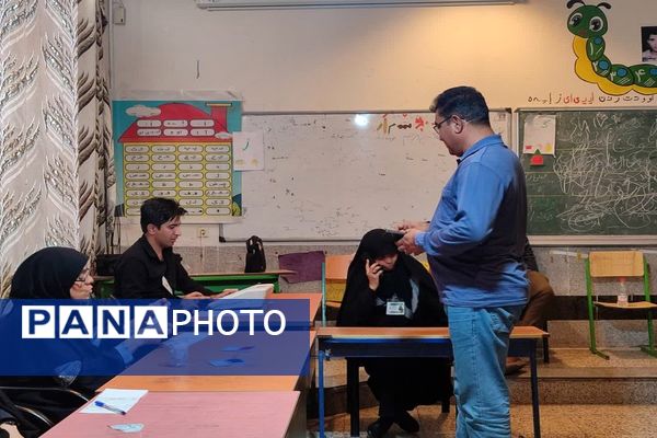 مردم قلعه‌گنج پای کار ایران