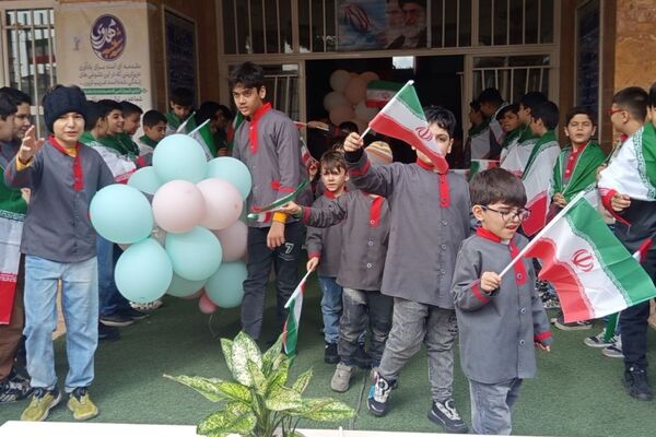 جشن پیروزی انقلاب اسلامی در مدارس رباط‌کریم