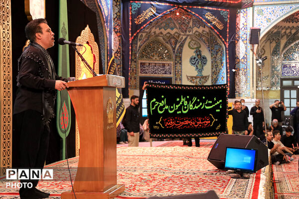 عزاداری سنتی شب هفتم محرم در «حسینیه حرم»