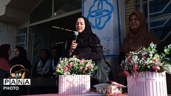 جشن ولادت سراسر سعادت حضرت زینب(س)در دبیرستان مهر نیشابور