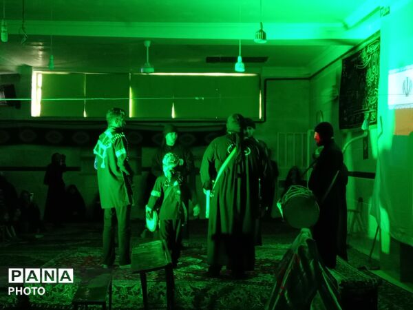 مراسم شیرخوارگان عاشورایی در مسجد پنج تن نیشابور