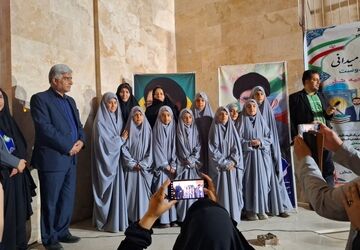 هم‌نوایی فرهنگیان و دانش‌آموزان در میدان؛ صدای همدلی برای میهن