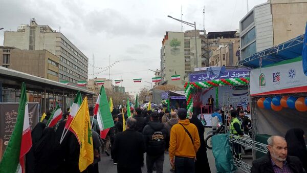 راهپیمایی ۲۲ بهمن با حضور پرشور مردم انقلابی در تهران