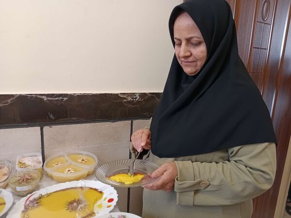 جشنواره شله زرد به مناسبت هفته بهداشت روان در مدرسه مادرمهربان خلیل آباد