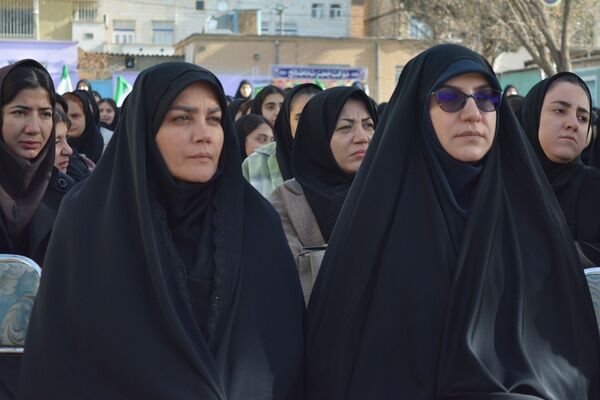 طنین زنگ انقلاب در بهارستان‌دو 
