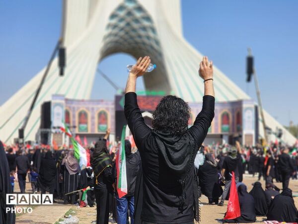 آخرین سلام یک ملت به رهبر شهید