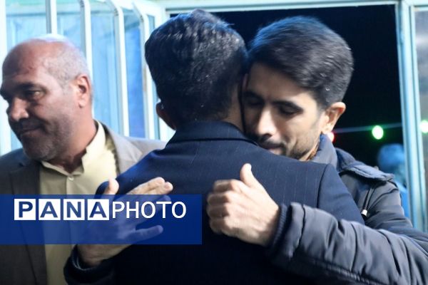 برگزاری باشکوه هشتمین محفل ویژه قرآنی «رواق» با محوریت ترویج جلسات خانگی قرآن کریم در شهرستان فلارد