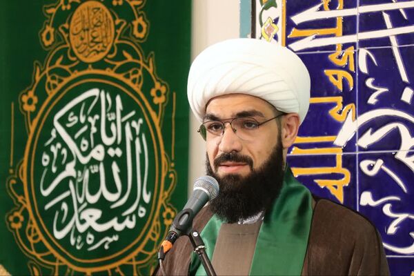 پرچم متبرک امام رضا (ع) در جشن ولادت امام رئوف در مسجد امام حسن عسکری (ع) بجنورد 