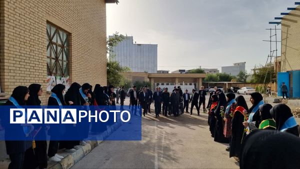 طنین زنگ انقلاب در دبیرستان دخترانه عترت گناوه