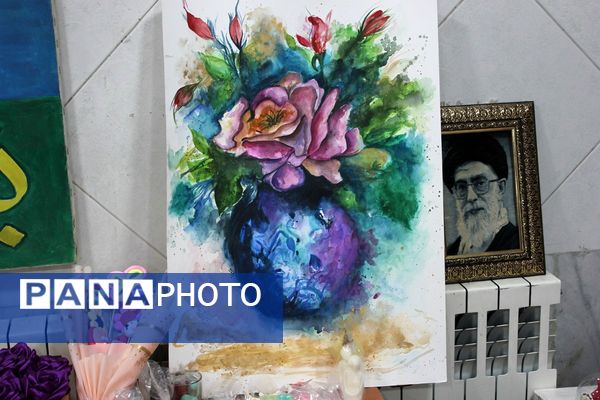 بازدید مدیر کانون فرهنگی هدایت از نمایشگاه آثار تجسمی دانش‌آموزان سوده