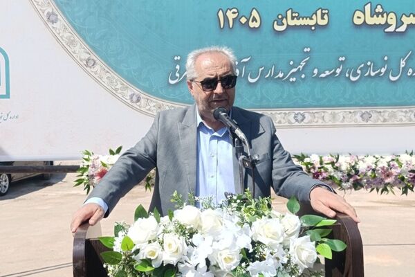 در برابر عظمت خیرین مدرسه‌ساز سر تعظیم فرود می‌آوریم