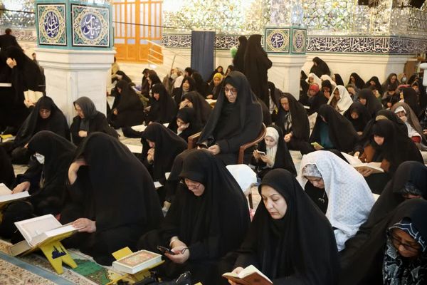 مراسم قرائت دعای ام داوود در امامزاده سید عباس بن موسی (ع) در بجنورد 