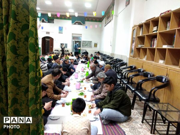 نماز جماعت و افطاری در شب سوم ماه مبارک رمضان  