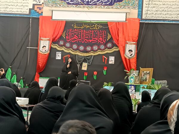 تکریم خانواده شهدا در مسجد حضرت محمد مشهد مقدس