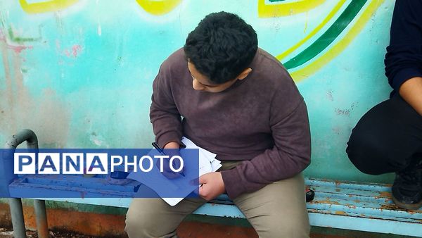 روز اول از مسابقات تیراندازی شهید سبحانی فر و شهید علی آبادی در دبیرستان شاهد ابوذر غفاری 