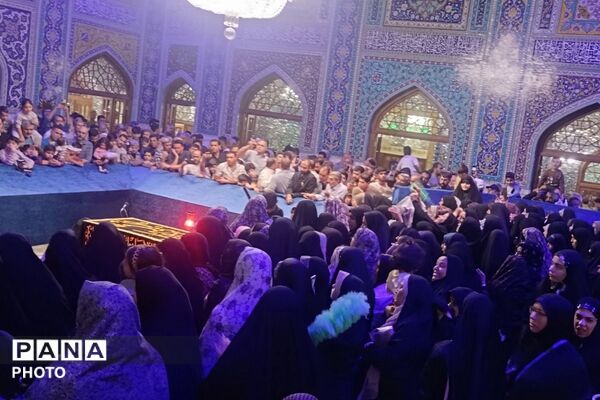 میثاق دوباره مردم جانفدا با رهبر شهید در حرم رضوی 