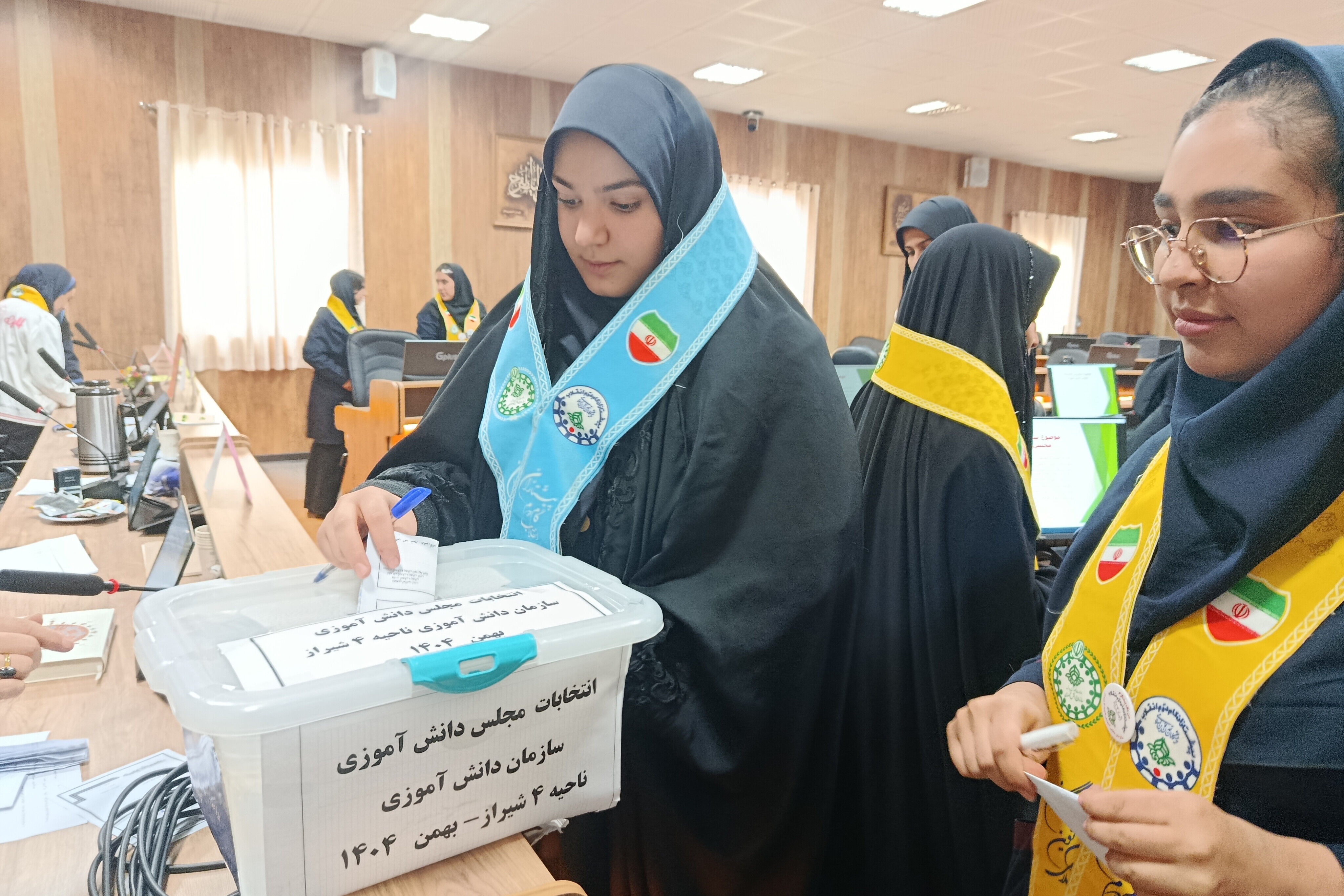 انتخابات مجلس دانش‌آموزی دختران در ناحیه ۴ شیراز