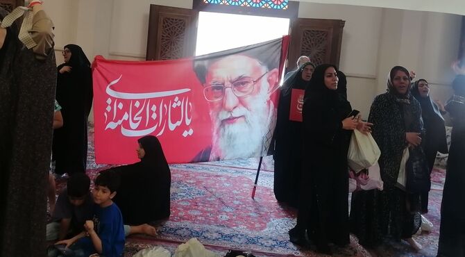 پرچم خونخواهی و یالثارات خامنه‌ای در شاهچراغ