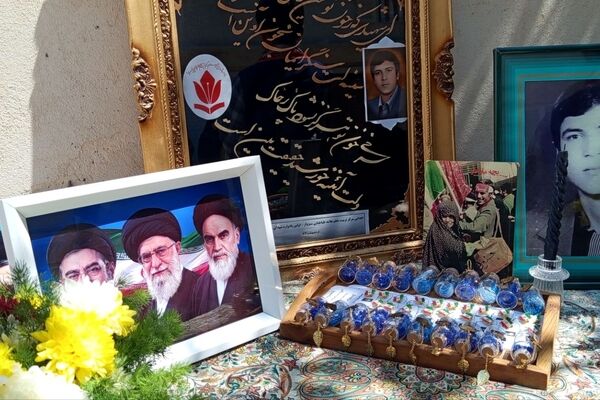 معلم شهید، آبروی محله 