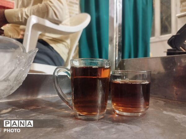 جرعه‌ای ارادت به نیت مادر؛ میزبانی چایخانه حضرت زهرا (س) در شب ۱۷۱ فراق رهبر معظم انقلاب اسلامی 