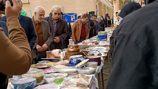 جشنواره لباس و غذاهای محلی در شهر قنوات 