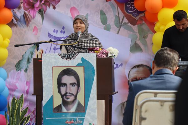 آیین گرامیداشت مقام معلم و به صدا درآوردن زنگ سپاس معلم در مدرسه شهید مرادی و شهید کلانتری پاکدشت